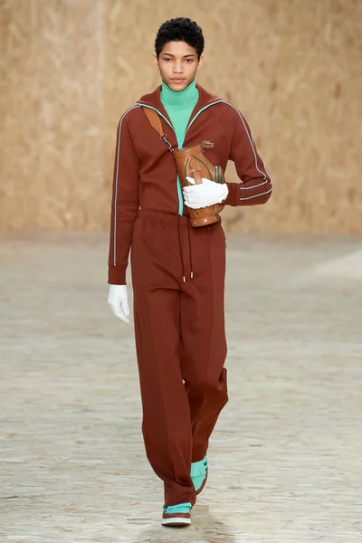 Look 17